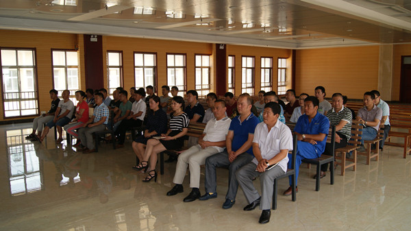 永胜煤矿召开中层干部换届工作暨职工代表大会 (1)_副本.jpg