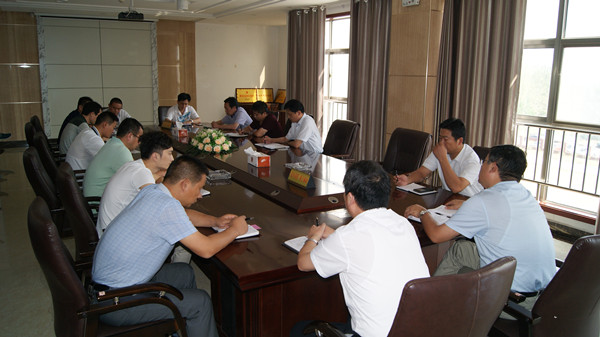 永胜煤矿召开新一届中层干部会议 (1)_副本.jpg