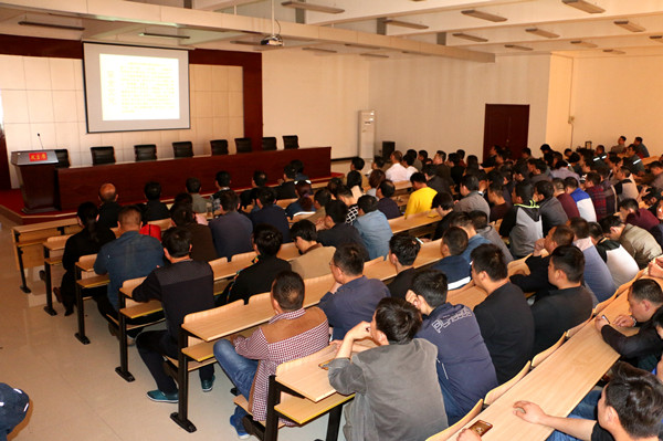 3泗河煤矿开展安全生产警示教育日活动 (4)_副本.jpg