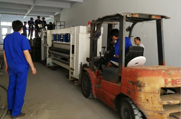 彩印公司齐心协力促搬迁顺利 (2).jpg