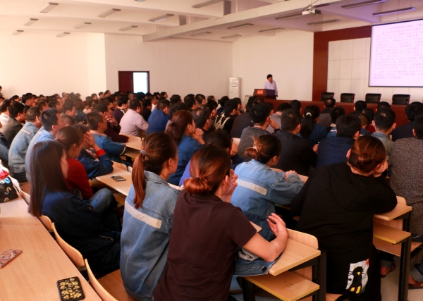 泗河煤矿及时宣贯集团公司第二届职代会精神 (1).JPG